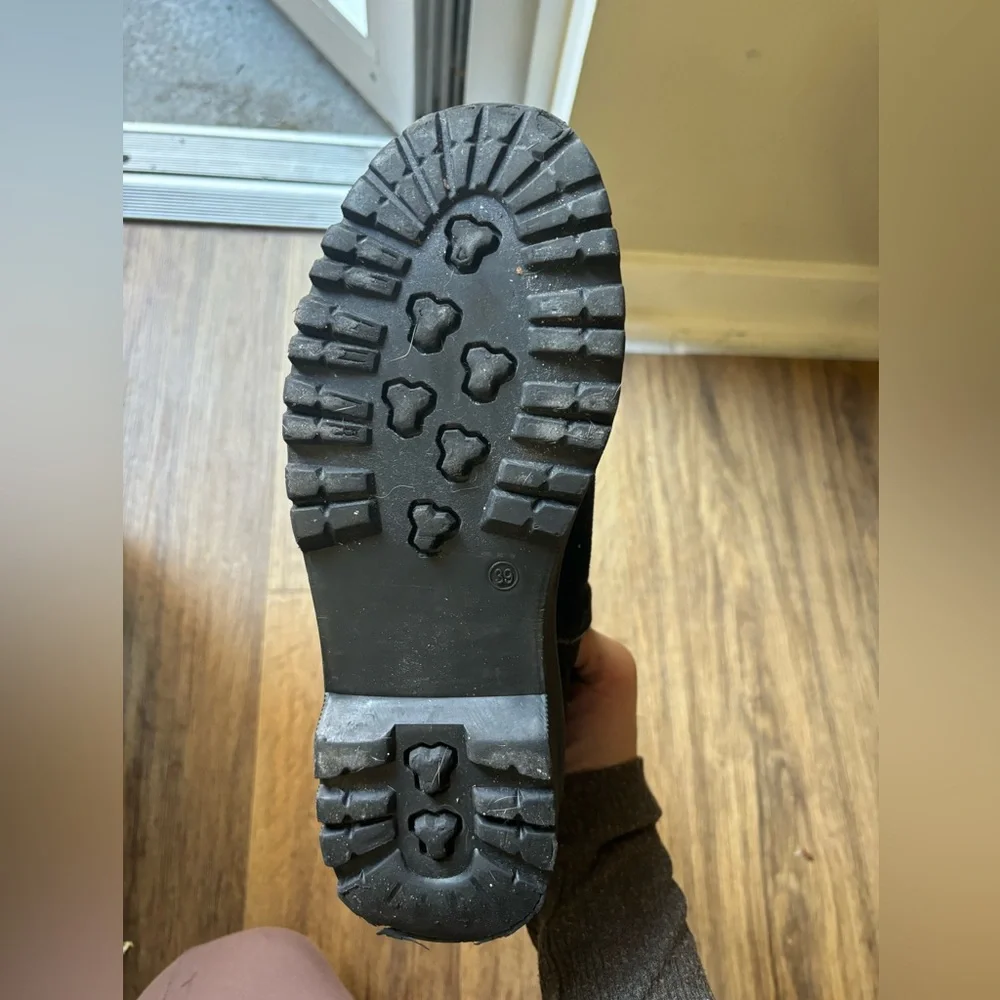 Super Cute Qupid Black Suede Ankle Boots w White Snakeskin Stripe-Size 8 - Picture 12 of 15